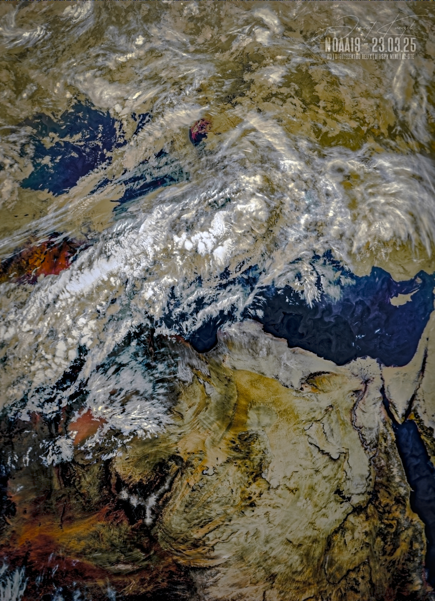 3.25 NOAA19 A avhrr 3 AVHRR 3b45 IR False Color